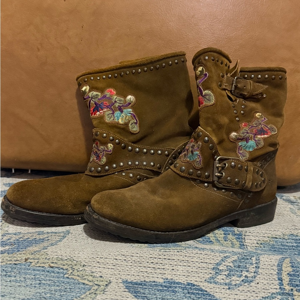 Embroidered Brown Suede Boots